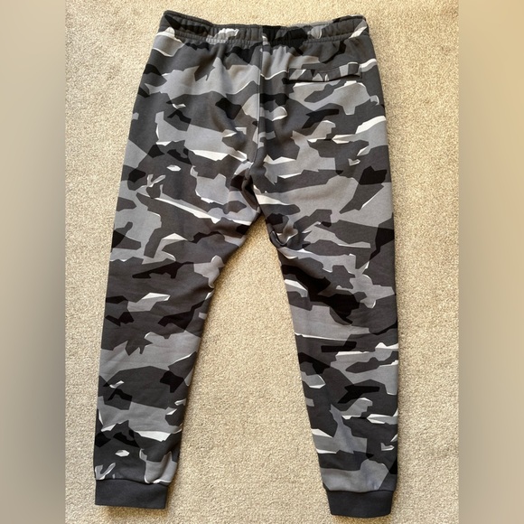Mens Nike Sportswear Club Camo Joggers Large Like NEW - Picture 7 of 13